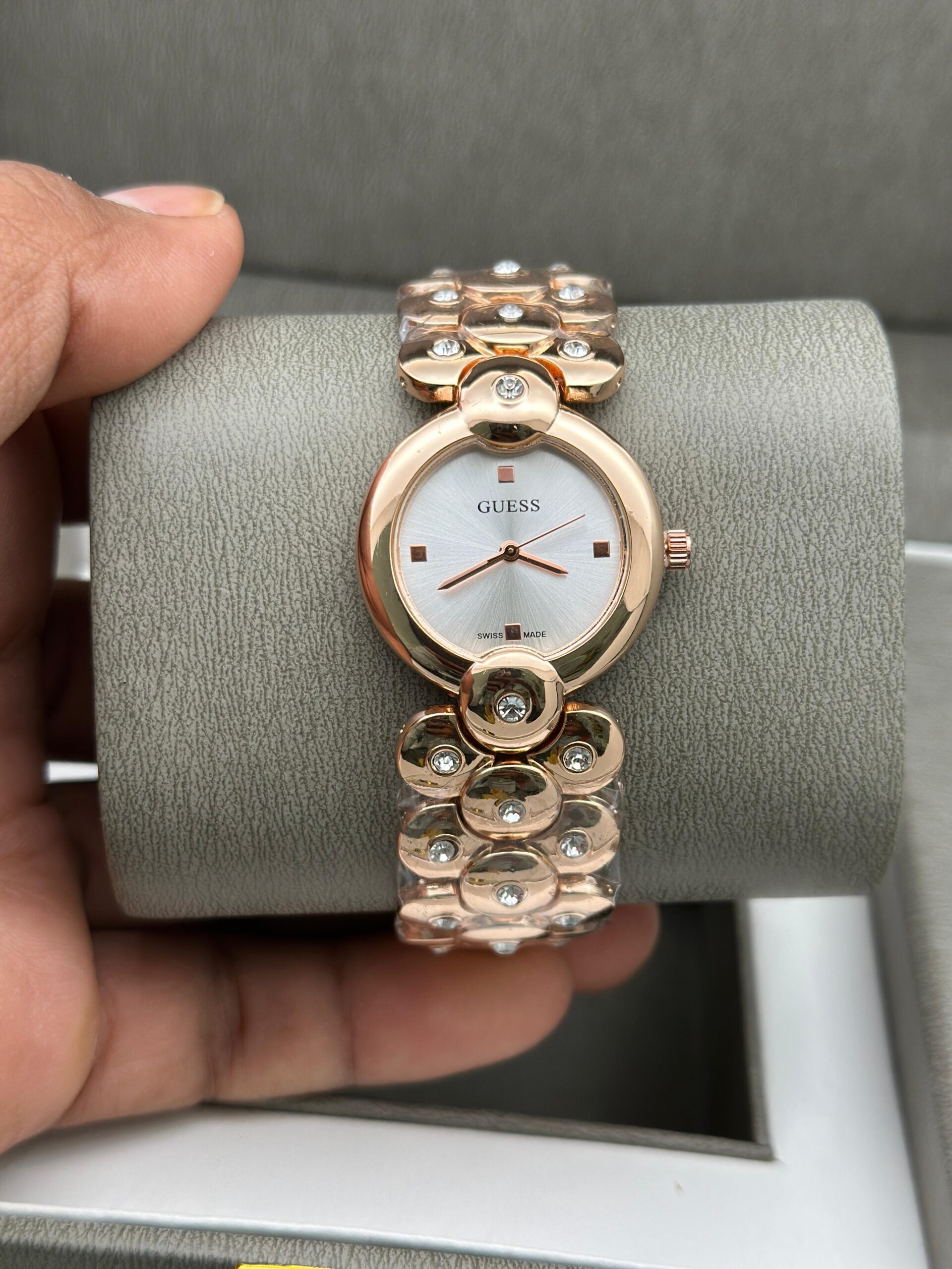 Guess MA01 (G-W)
