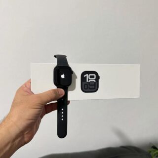 Apple Series 10 (Black Silicon Belt)