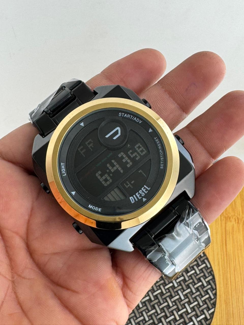 Diesel Digital Light (G)