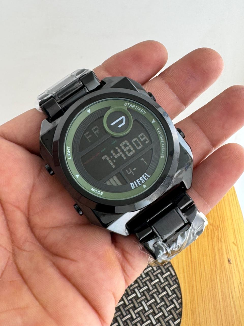 Diesel Digital Light (B-GR)